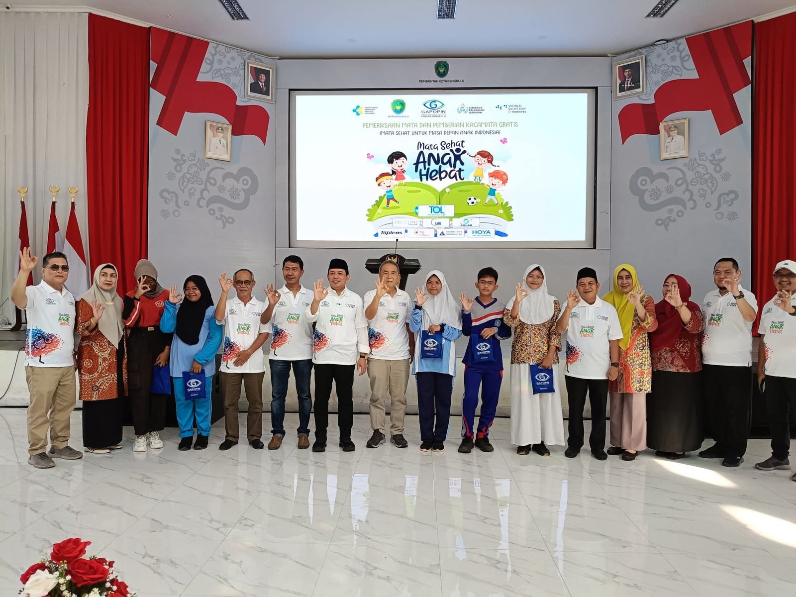 Kacamata Gratis Warnai Hari Penglihatan Sedunia di Bengkulu, Dedy Wahyudi: Anak Sehat, Belajar Jadi Hebat