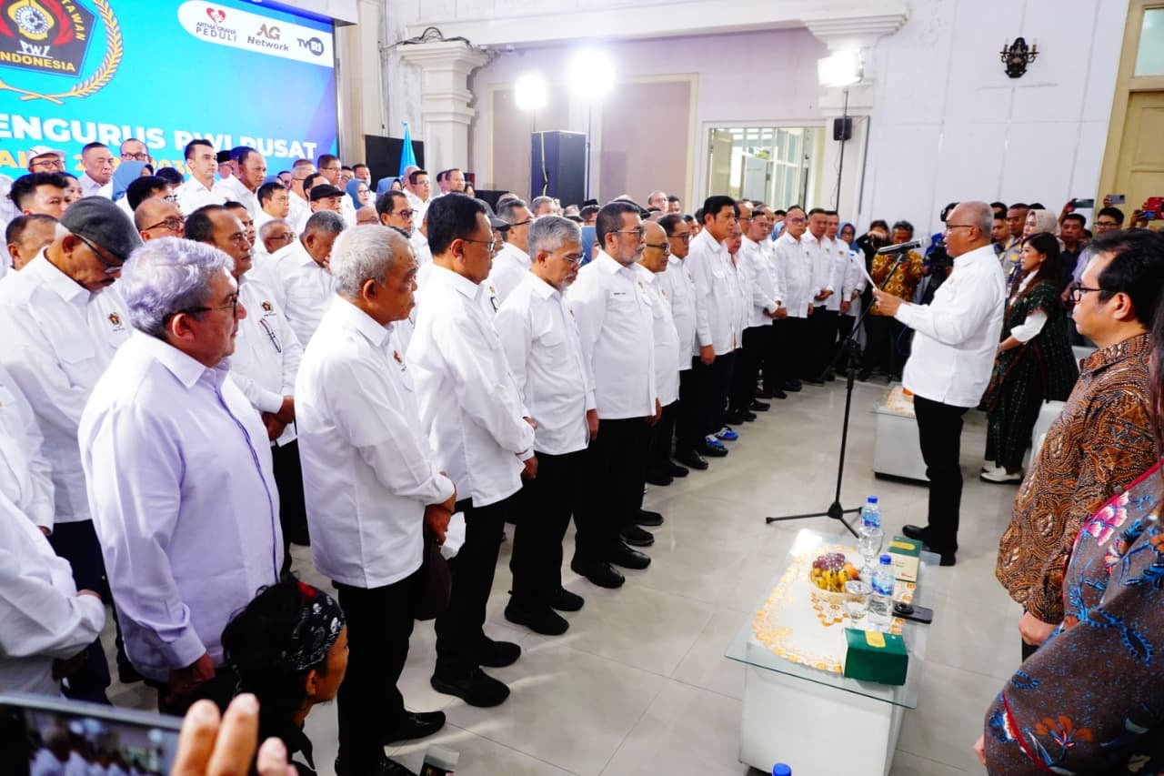 Pengurus Resmi Dikukuhkan di Solo, Ketua Umum PWI Pusat : Persatuan Adalah Kunci