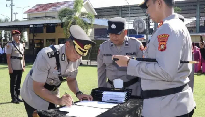 Kapolres Mura Mutasi 12 Perwira, Tekankan Profesionalisme dan Komitmen Berantas Narkoba