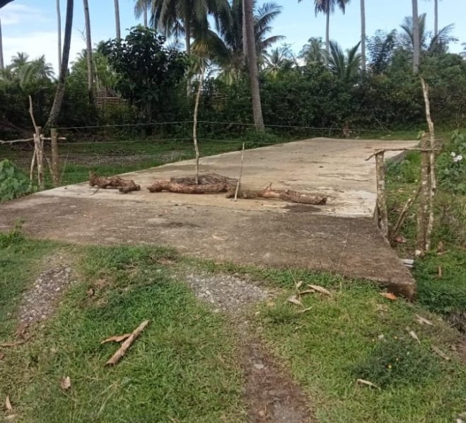 Diduga Tak Miliki Surat Hibah, Pembangunan Rabat Beton Dana Desa Sukarami Disegel Warga