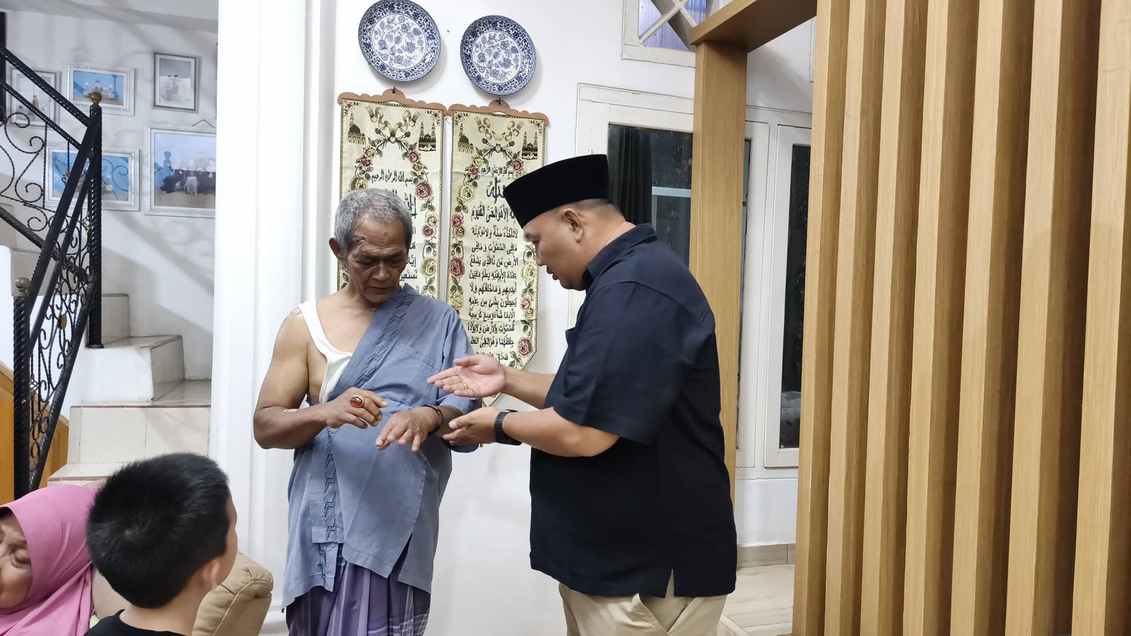 Rumah Pensiunan ASN Hangus Terbakar, Wawali Bengkulu Turun Langsung Beri Dukungan