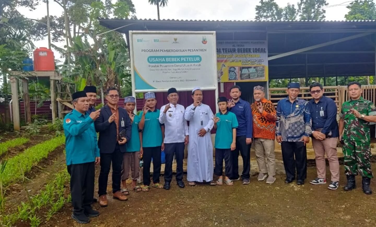 Pesantren Didukung Jadi Motor Ekonomi, Program BSI Peternakan Bebek Diresmikan di Musi Rawas
