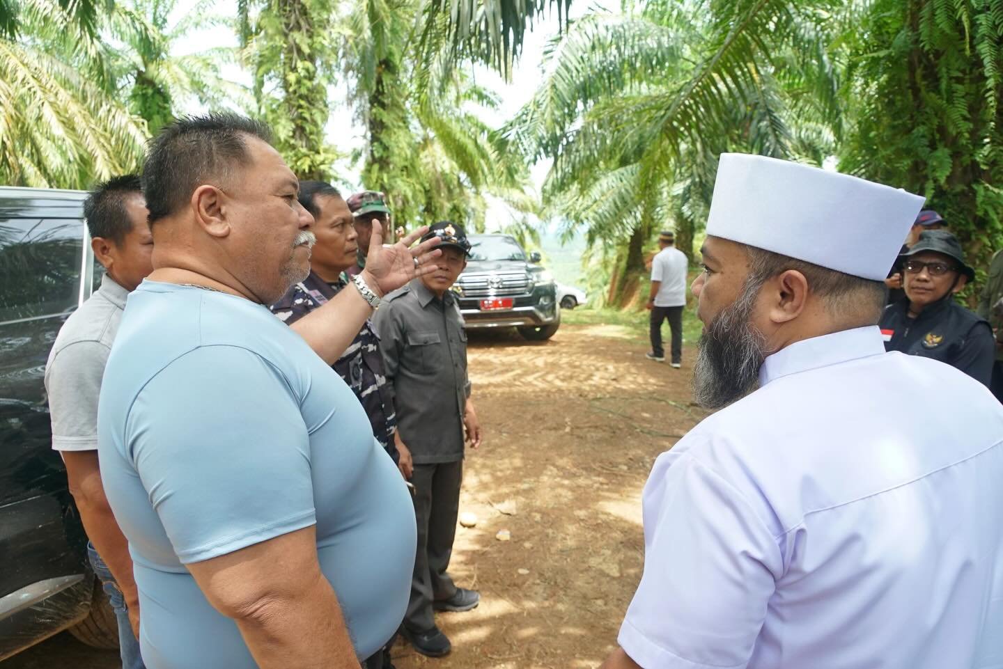 Pembangunan jalan melalui program TMMD di Desa Kemang Manis, Kecamatan Pino Raya, Jumat (20/2/26)(foto:fraky)