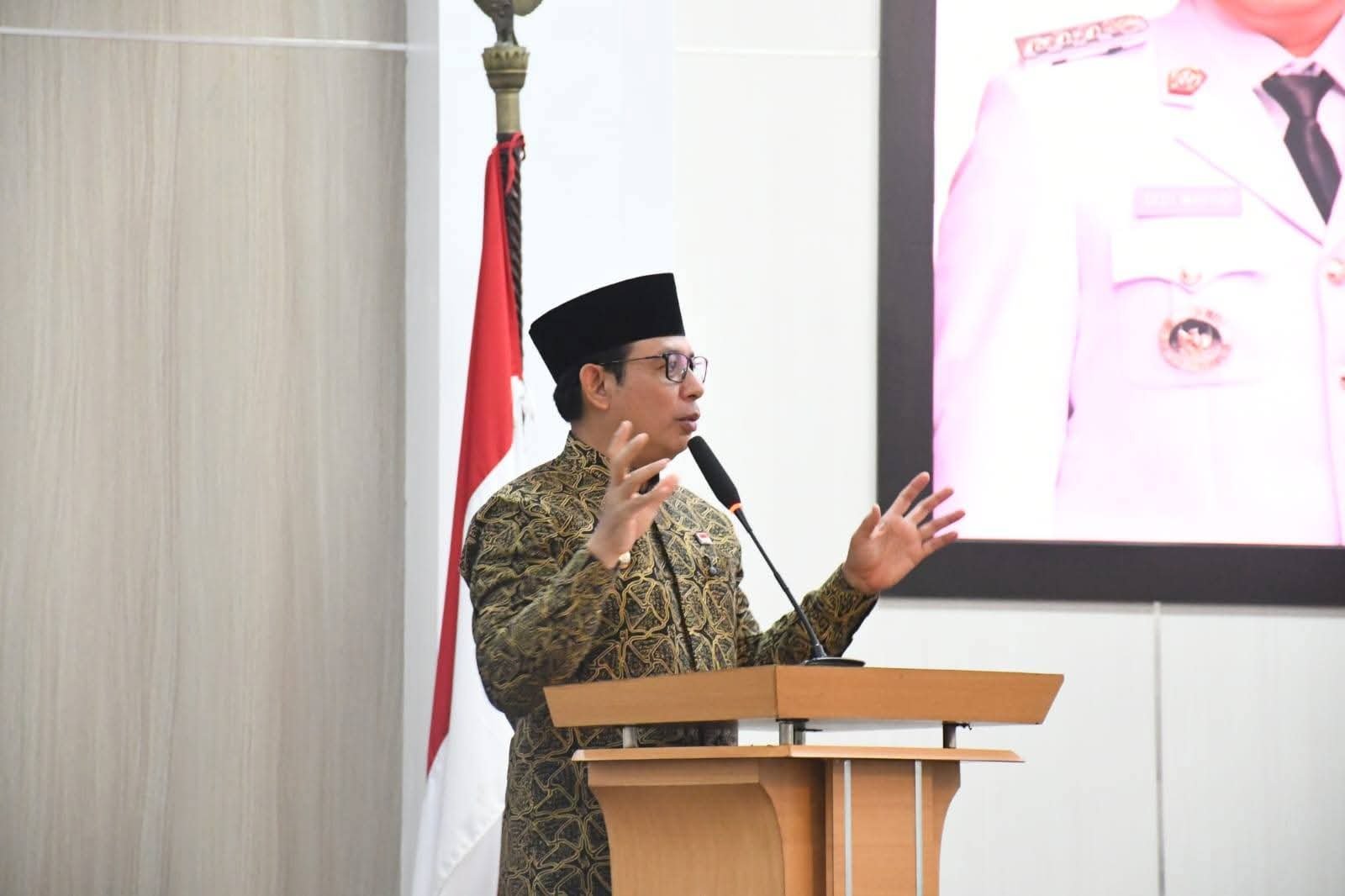Wali Kota Bengkulu Dedy Wahyudi saat Sosialisasi Satu Data Indonesia 2026 di Ruang Hidayah I, Kantor Wali Kota, Kamis (19/2/2026)(foto:anto)