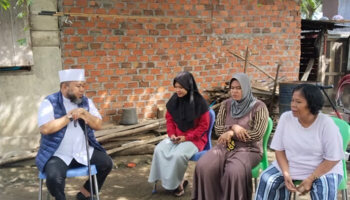 Dari Bangku Plastik ke Kursi Gubernur Cerita yang Saya Ikuti dari Dekat