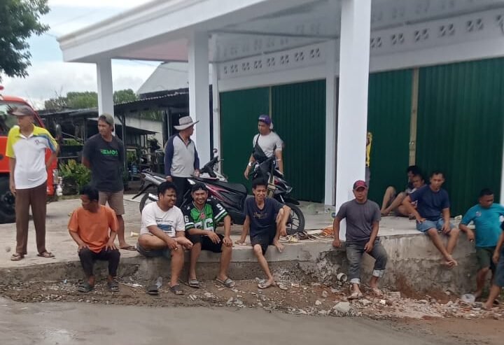 Bantuan Air Bersih Dedy Wahyudi Percepat Pengecoran Jalan Graha Mas