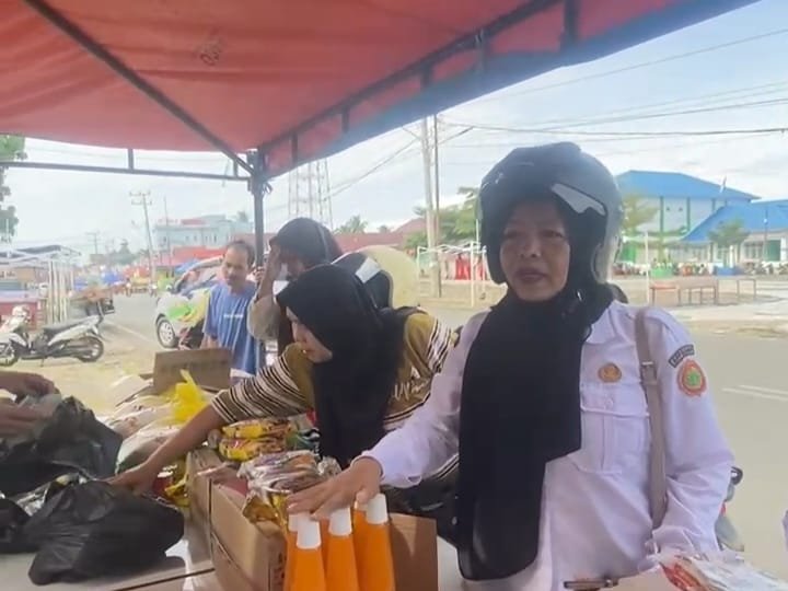 Dinas Ketahanan Pangan Kabupaten Seluma gelar Gerakan Pangan Murah di depan kantor dinas setempat, Rabu (18/2/2026).(foto:ndo)