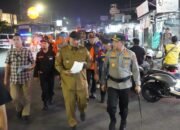 Wakil Wali Kota Bengkulu Ronny P.L Tobing bersama Kapolresta Bengkulu Kombes. Pol. Rahmad Hidayat memimpin patroli Siaga Kamtibmas, Selasa malam (24/2/26).