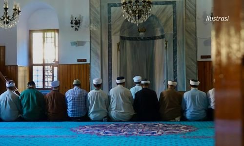 Keutamaan Sholat Tarawih Ramadan: Hukum, Waktu dan Jumlah Rakaatnya