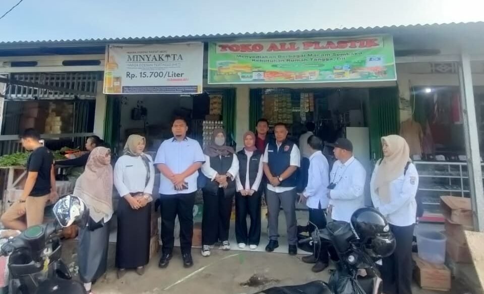 Satuan Tugas Pangan Kabupaten Seluma melakukan pemantauan langsung di Pasar Tradisional Tais, Kecamatan Seluma, Rabu (25/2/2026).(foto:ndo)