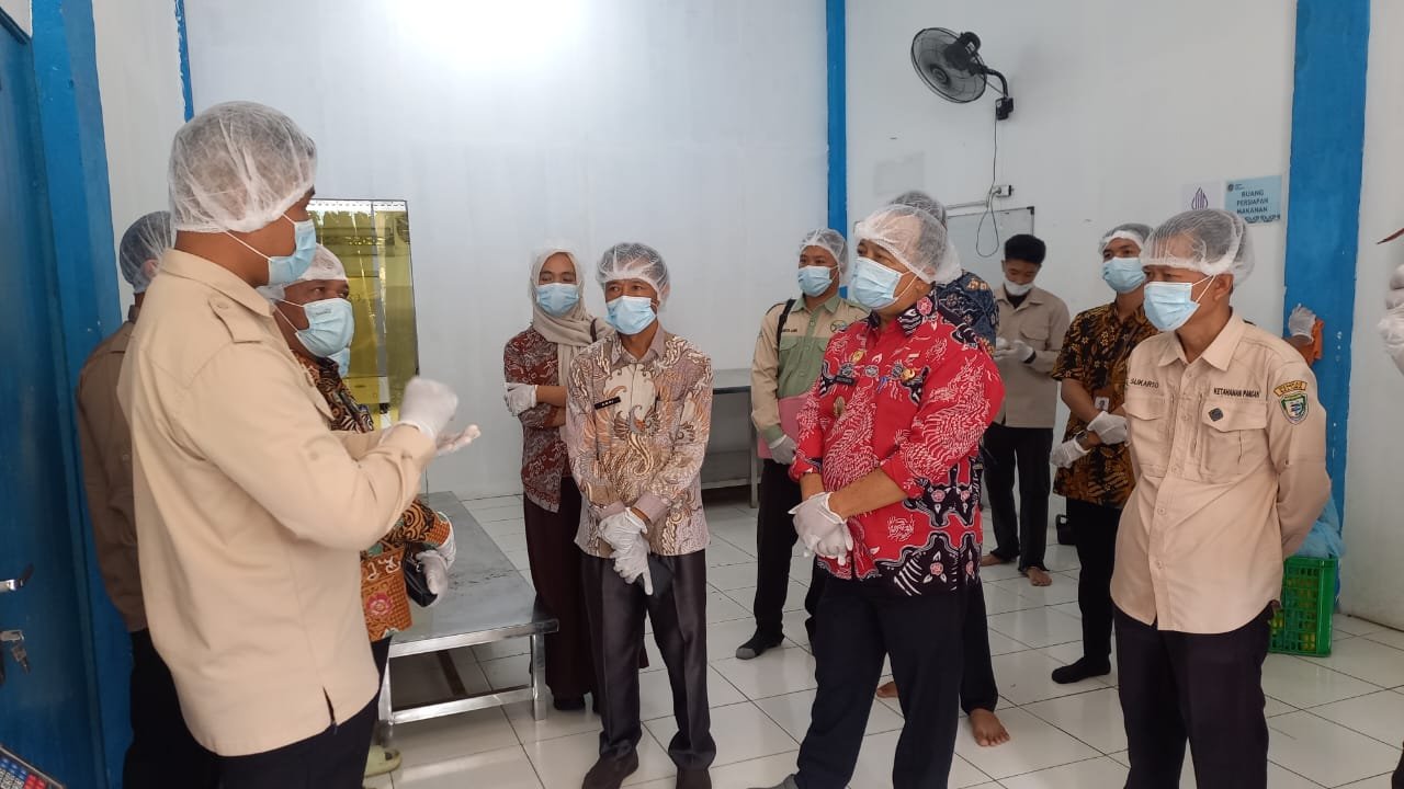 Satgas Pangan Seluma meningkatkan pengawasan terhadap seluruh Satuan Pelayanan Pemenuhan Gizi (SPPG), Kamis (26/2/26)(foto:ndo)