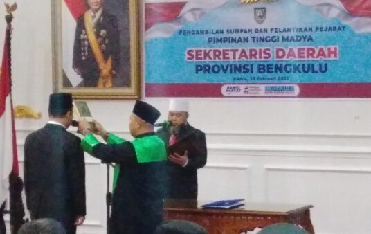 Pemerintah Provinsi Bengkulu resmi memiliki sekretaris daerah definitif setelah Dr. H. Herwan Antoni, SKM, M.Kes, M.Si dilantik sebagai Sekda Provinsi Bengkulu, Kamis pagi (19/2/2026).