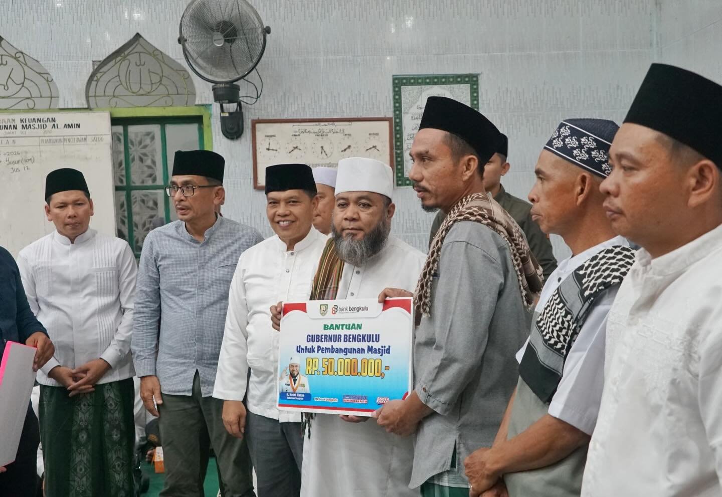 Gubernur Bengkulu Helmi Hasan saat Safari Ramadan di Masjid Al Amin, Jumat (27/2)