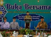 Wali Kota Bengkulu Dedy Wahyudi saat menghadiri kegiatan buka puasa bersama para kepala sekolah yang tergabung dalam Kelompok Kerja Kepala Sekolah (KKKS) dan Musyawarah Kerja Kepala Sekolah (MKKS) se-Kota Bengkulu di Hotel Santika, Rabu (4/3/2026).