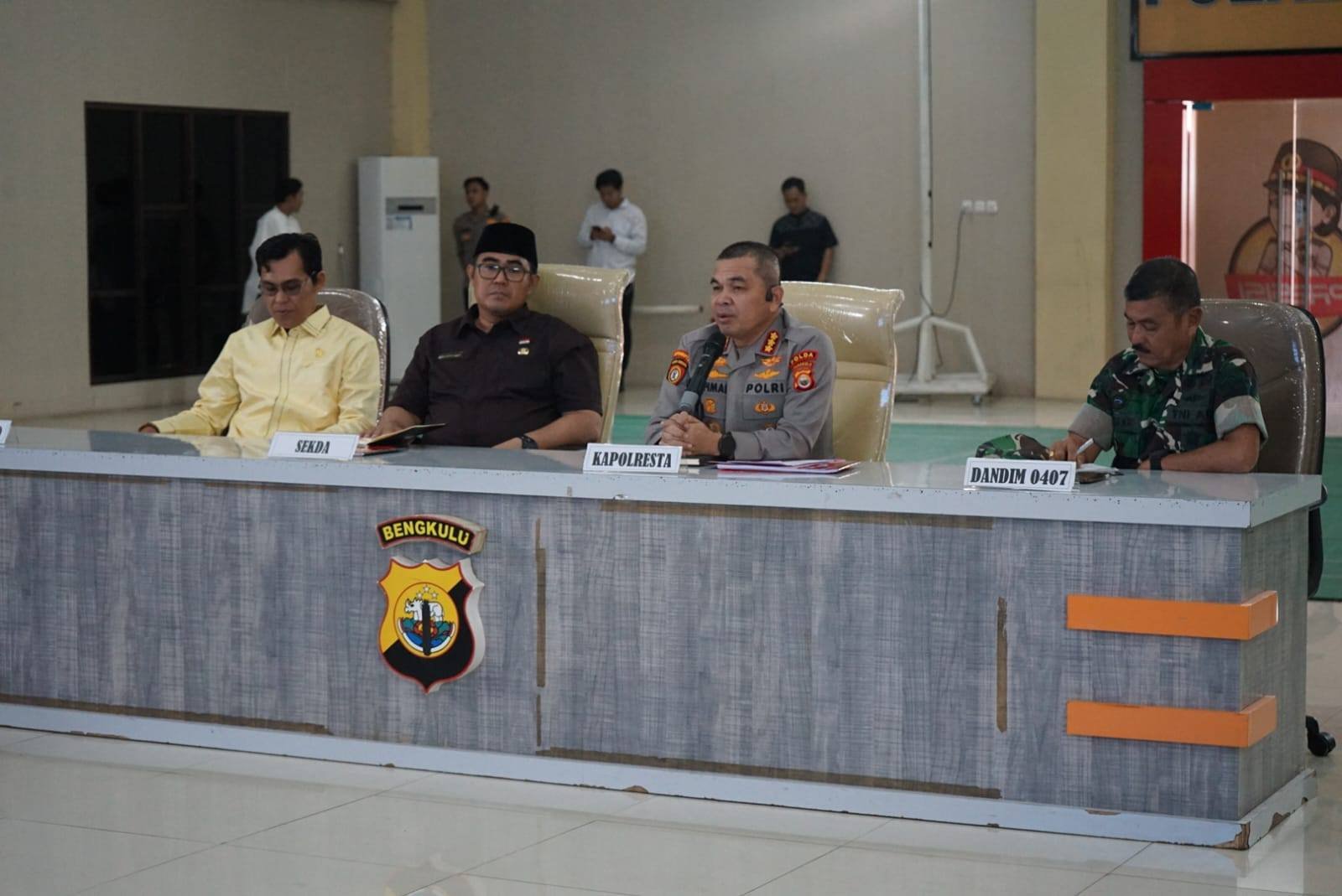 Persiapan pengamanan arus mudik dan perayaan Idul Fitri 1447 Hijriah mulai dimatangkan melalui rapat koordinasi lintas sektoral Operasi Ketupat Nala yang digelar Polresta Bengkulu di Aula Endra Dharma Laksana, Senin (9/3/2026).