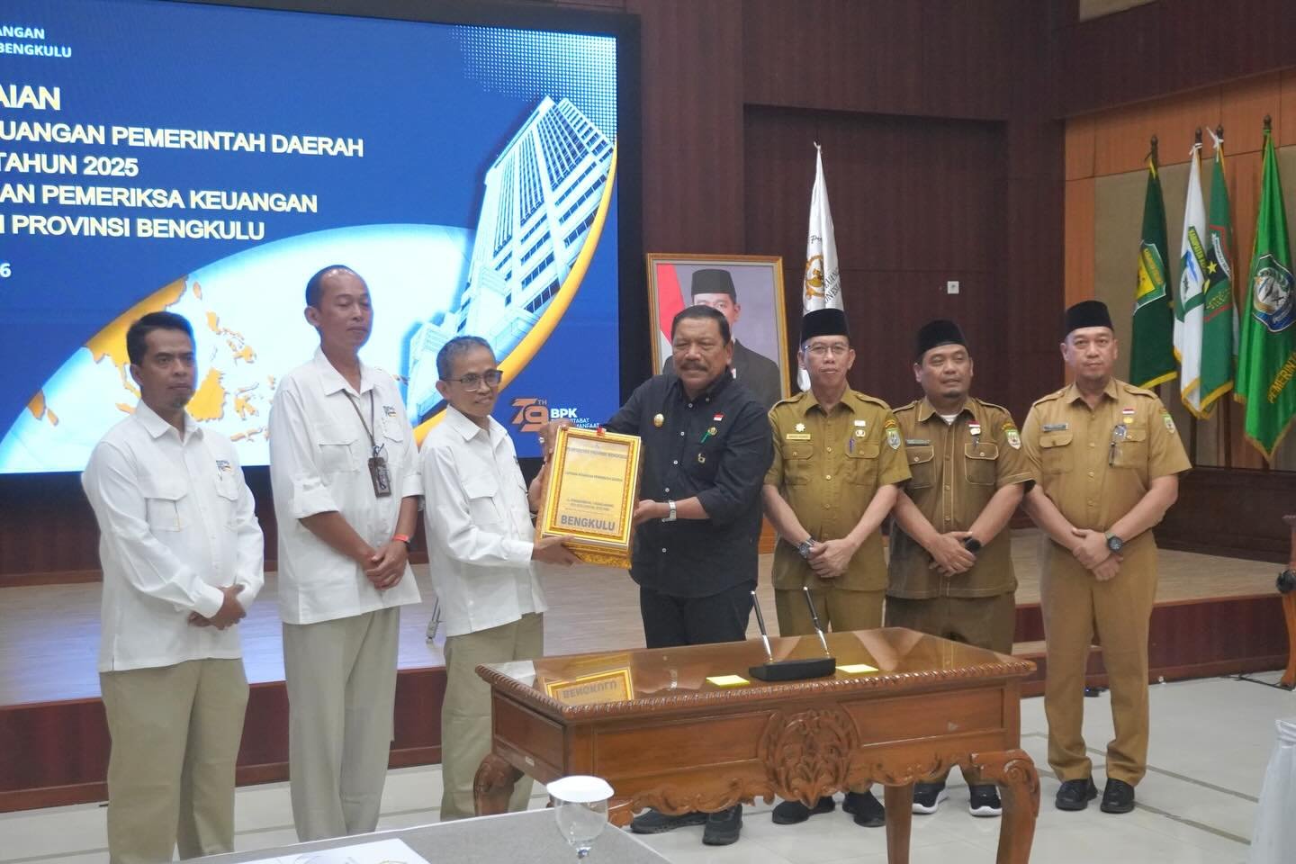 Pemerintah Provinsi Bengkulu menyerahkan Laporan Keuangan Pemerintah Daerah (LKPD) Tahun Anggaran 2025 unaudited kepada Badan Pemeriksa Keuangan (BPK) RI Perwakilan Bengkulu, Selasa (31/3)
