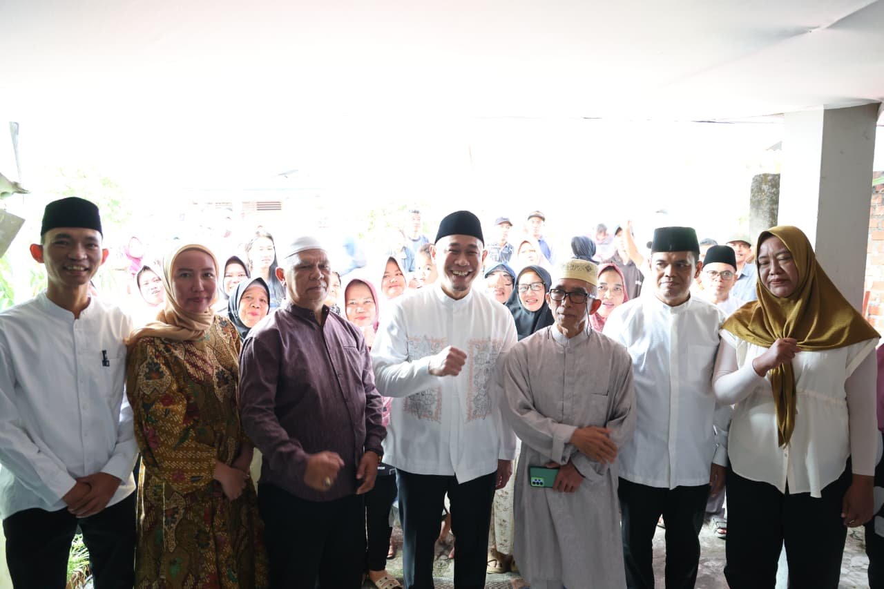 Ikatan Keluarga Empat Lawang (IKL4L) kembali menggelar kegiatan berbagi rezeki kepada anggota yang kurang mampu di wilayah Musi Rawas, Lubuk Linggau, dan Muratara (MLM), Minggu (15/3/2026).