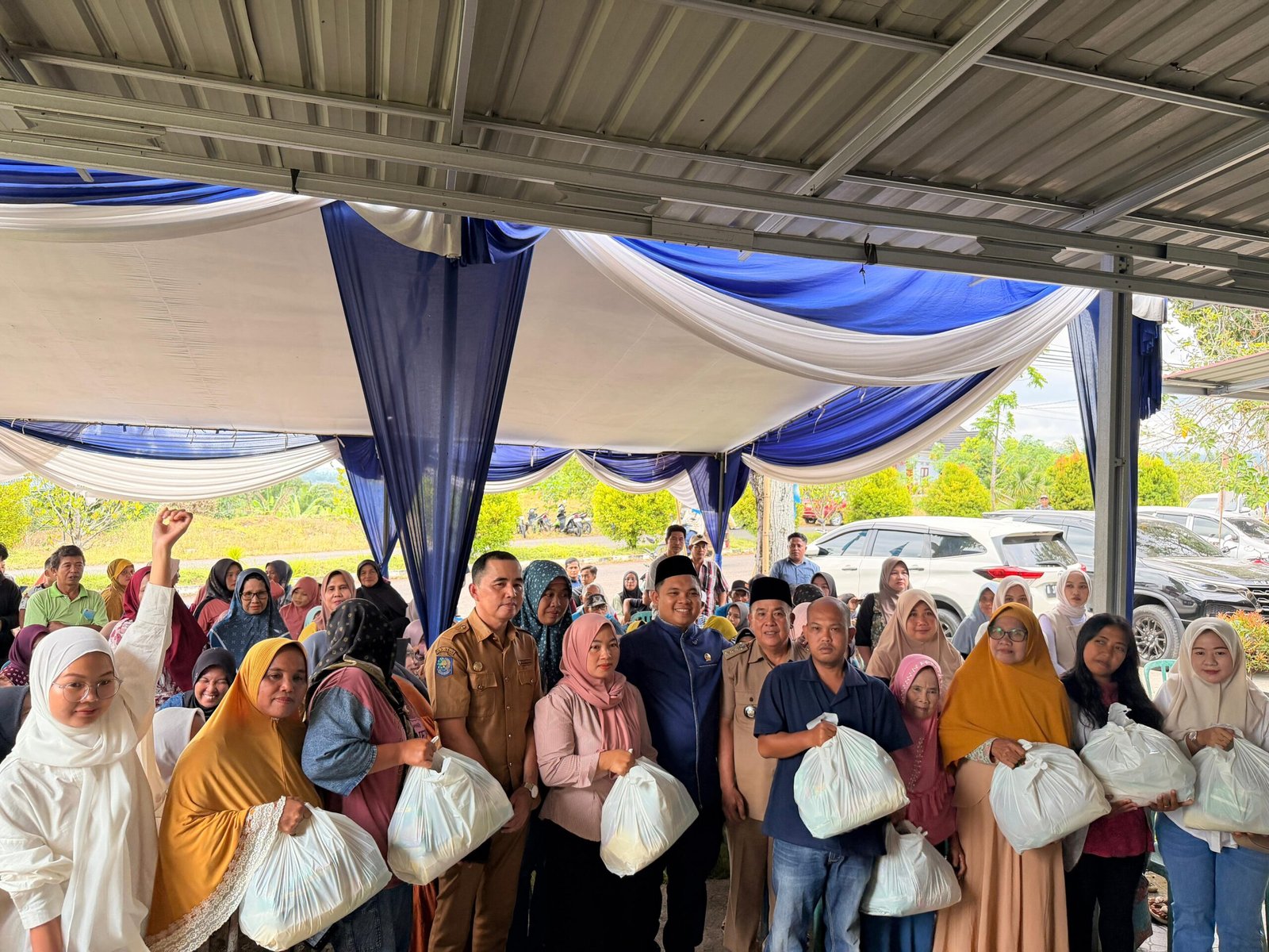 Ketua Komisi I DPRD Seluma Hendri Satrio menggelar reses bersama warga di Sekretariat PAN Seluma, Senin (16/3/2026)