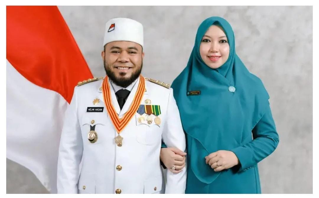 Gubernur Bengkulu Helmi Hasan dan istri (dok:istimewa) Gubernur Bengkulu Helmi Hasan dan istri (dok:istimewa)