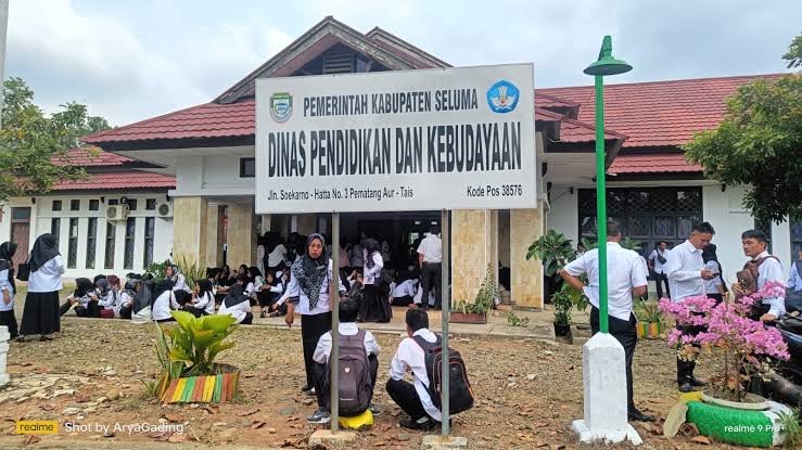 Dana BOS 2026 Seluma Mulai Cair, Rp24 Miliar untuk 229 Sekolah (foto:nando)