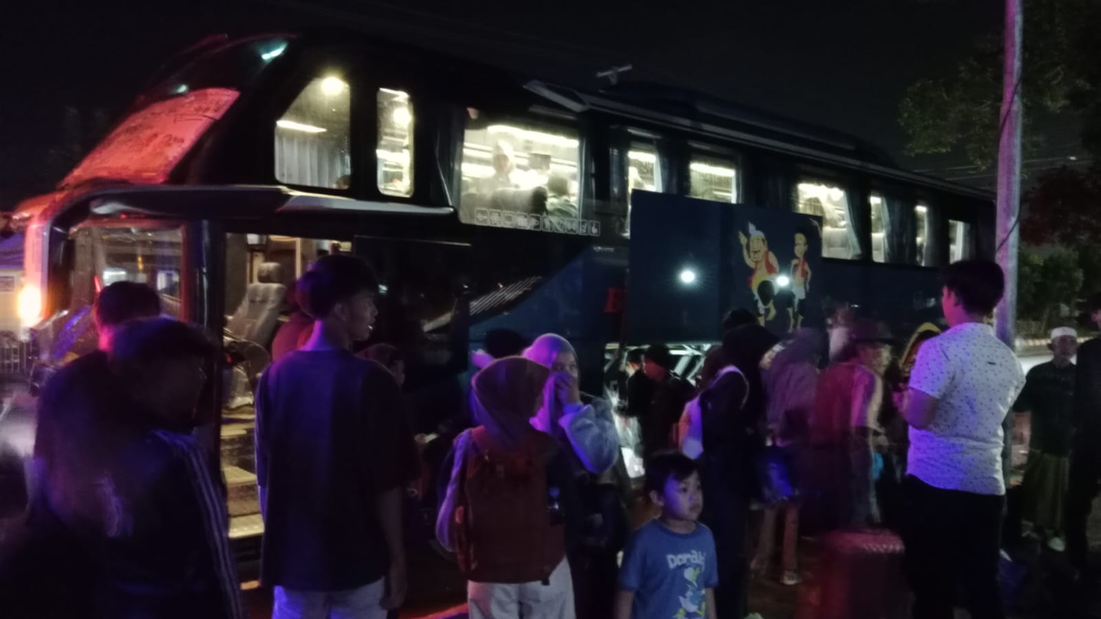 Ratusan pemudik tiba di Bengkulu pada Minggu (15/3/2026) malam melalui program mudik gratis yang diinisiasi Ketua DPD RI Sultan B. Najamudin bersama Kesatuan Angkatan Muda Sriwijaya (KAMSRI).