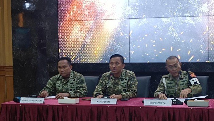 Puspom TNI Tahan 4 Prajurit Tersangka Penyiraman Air Keras Aktivis KontraS Puspom TNI Tahan 4 Prajurit Tersangka Penyiraman Air Keras Aktivis KontraS