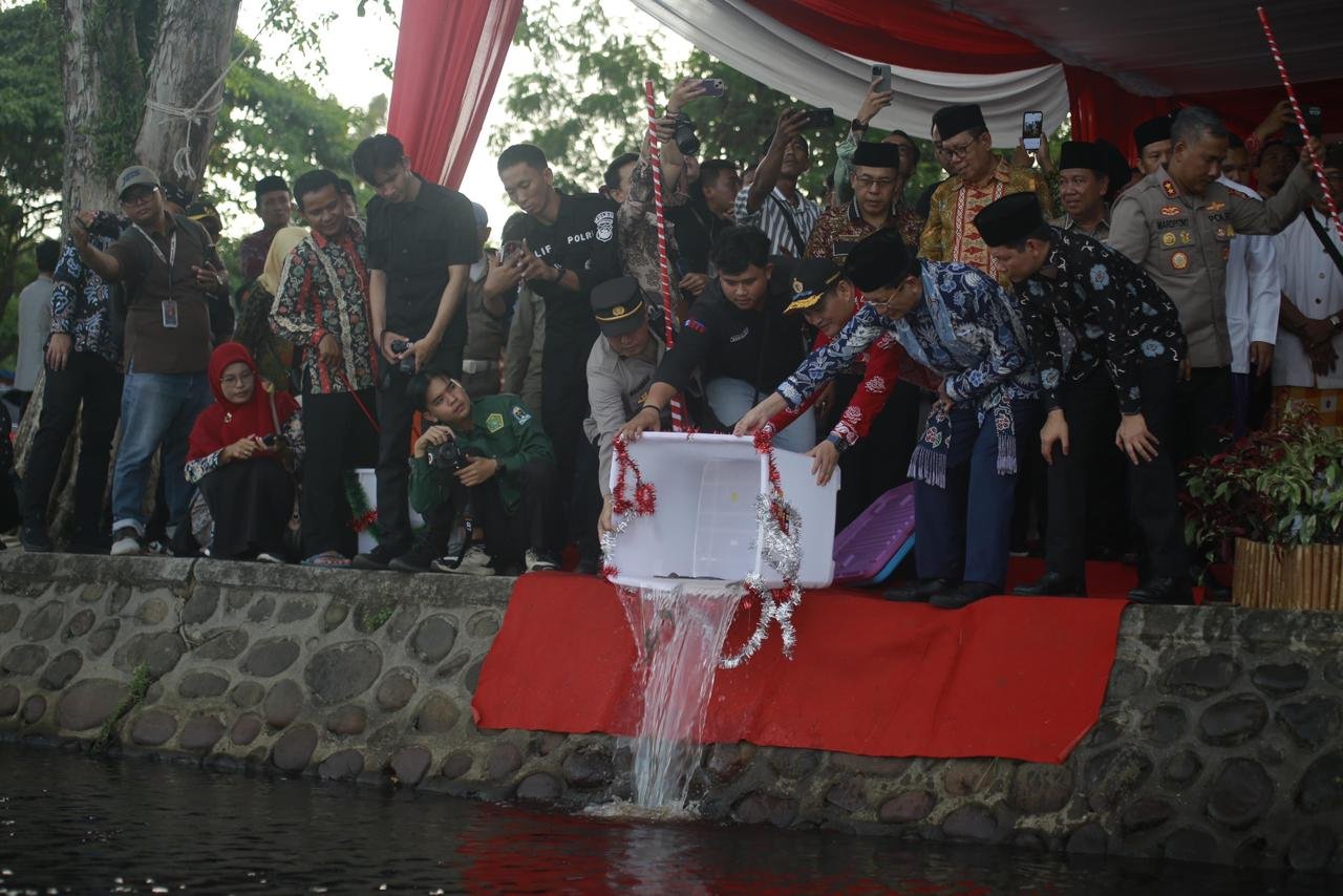 Nasaruddin Umar Lepas Satwa Endemik di Danau Dendam, Tegaskan Ekologi Bagian Iman