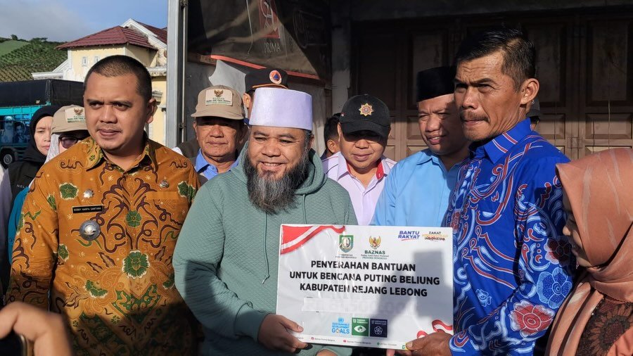 Helmi Hasan Pastikan Rumah Korban Puting Beliung Dibangun, Bantuan Mulai Disalurkan