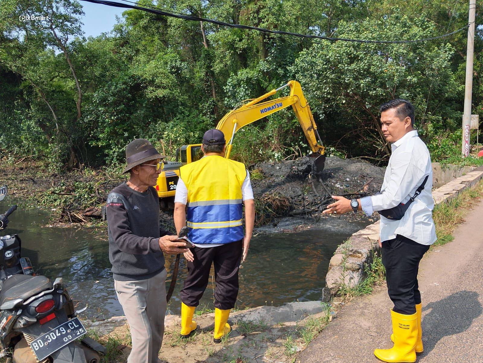 PUPR Bengkulu Keruk Drainase Empang, Upaya Redam Banjir Lempuing Dipercepat