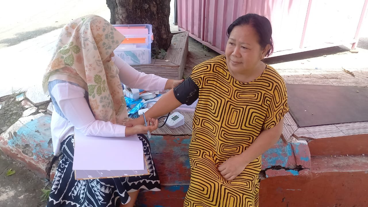 Dinas Kesehatan (Dinkes) Kota Bengkulu membuka pos pelayanan kesehatan gratis di sejumlah wilayah terdampak banjir, Selasa (7/4/2026). Dinas Kesehatan (Dinkes) Kota Bengkulu membuka pos pelayanan kesehatan gratis di sejumlah wilayah terdampak banjir, Selasa (7/4/2026).