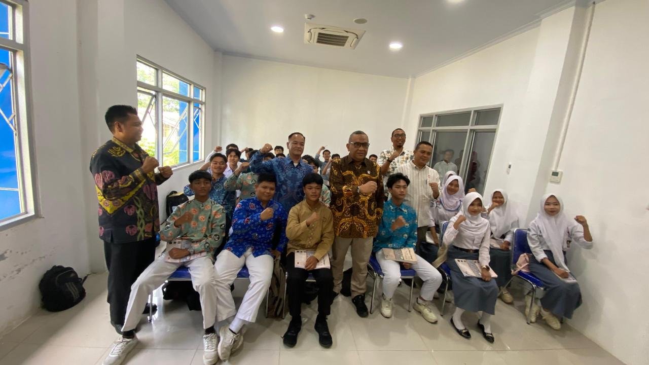 Dr Sahudin Dorong Pemuda Bengkulu Kerja ke Jepang, 96 Orang Sudah Teken Kontrak Dr Sahudin Dorong Pemuda Bengkulu Kerja ke Jepang, 96 Orang Sudah Teken Kontrak