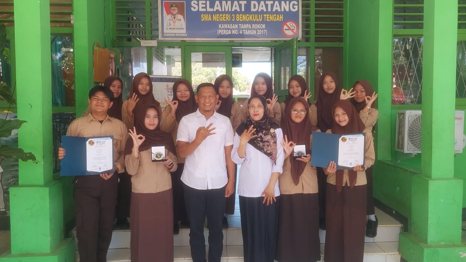 Siswa SMAN 3 Benteng Raih Emas dan Perak di Malaysia, DPRD Soroti Minim Dukungan