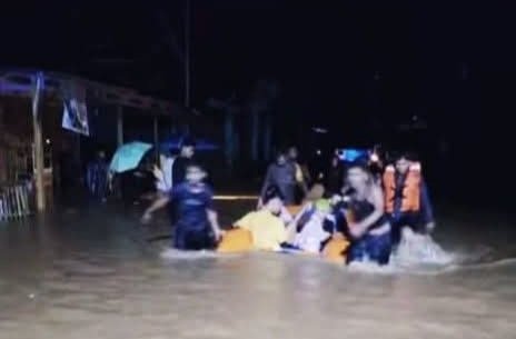 Helmi Hasan Kerahkan Tim Darurat ke Lebong, Banjir Meluas dan Longsor Putus Akses Helmi Hasan Kerahkan Tim Darurat ke Lebong, Banjir Meluas dan Longsor Putus Akses