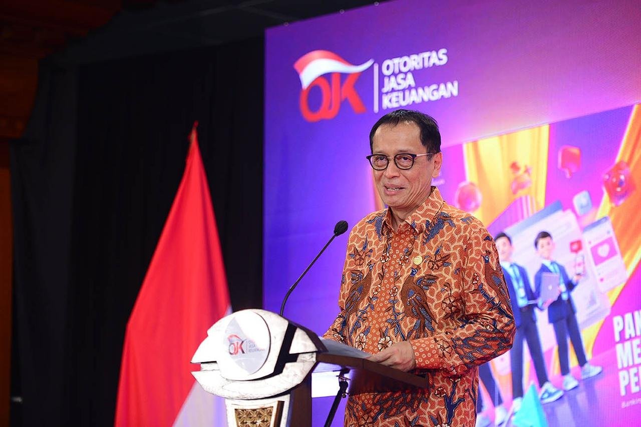 OJK Luncurkan Panduan Medsos Bank, Dian Soroti Risiko Bank Run Digital OJK Luncurkan Panduan Medsos Bank, Dian Soroti Risiko Bank Run Digital