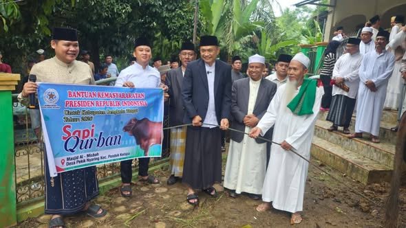 Rachmat Riyanto Ajak Warga Bengkulu Tengah Perkuat Pengorbanan dan Kepedulian