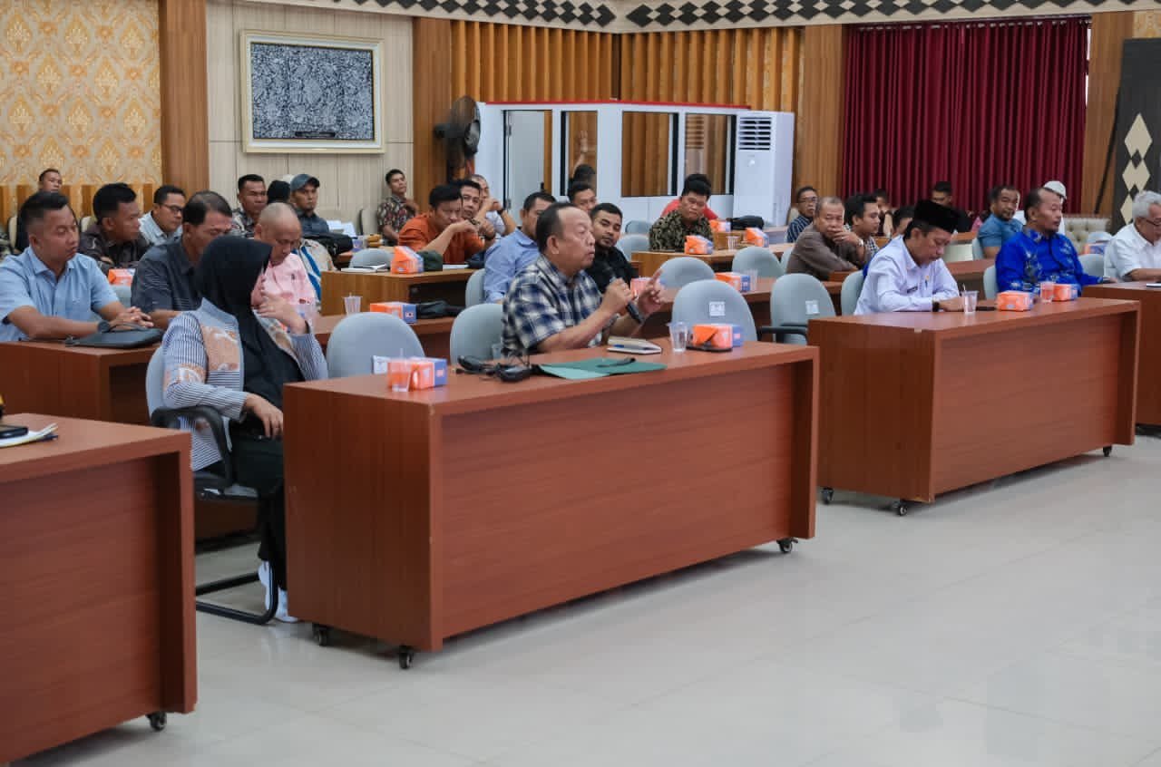 Wabup Seluma Tegaskan Kebijakan Ekspor Sawit Satu Pintu Tak Boleh Pengaruhi Harga TBS Petani Wabup Seluma Tegaskan Kebijakan Ekspor Sawit Satu Pintu Tak Boleh Pengaruhi Harga TBS Petani