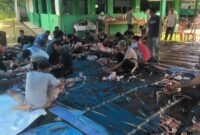 Masjid Nurmiah Tebat Rapak Sembelih 8 Ekor Sapi dan 1 Kambing Kurban, Bagikan 670 Kupon Masjid Nurmiah Tebat Rapak Sembelih 8 Ekor Sapi dan 1 Kambing Kurban, Bagikan 670 Kupon