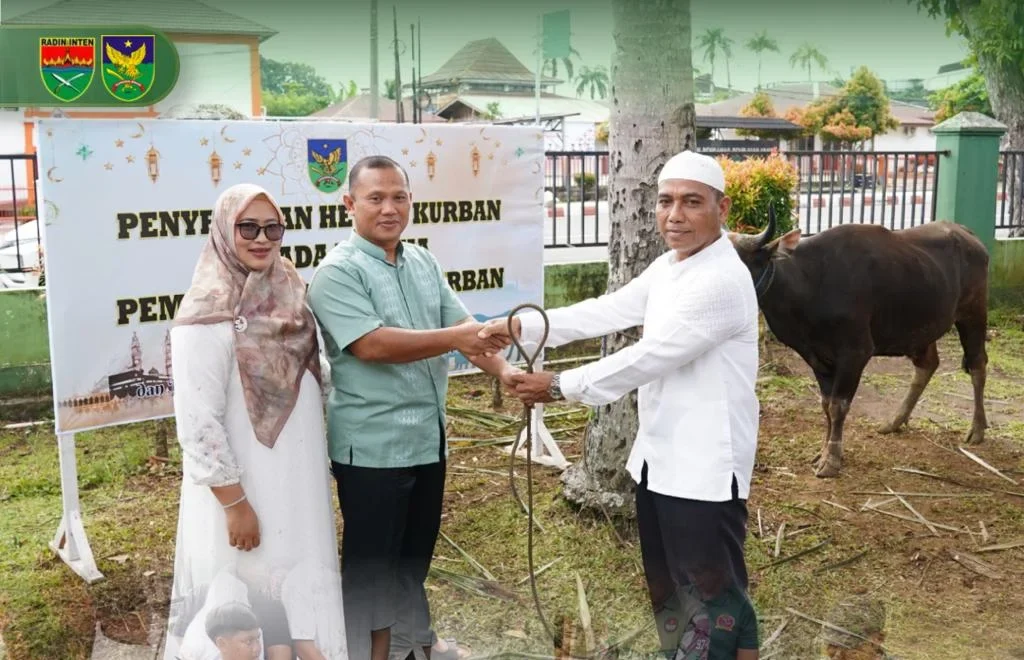 Danrem Jatmiko Aryanto Pimpin Kurban Korem 041/Gamas, Ratusan Warga Bengkulu Terima Daging