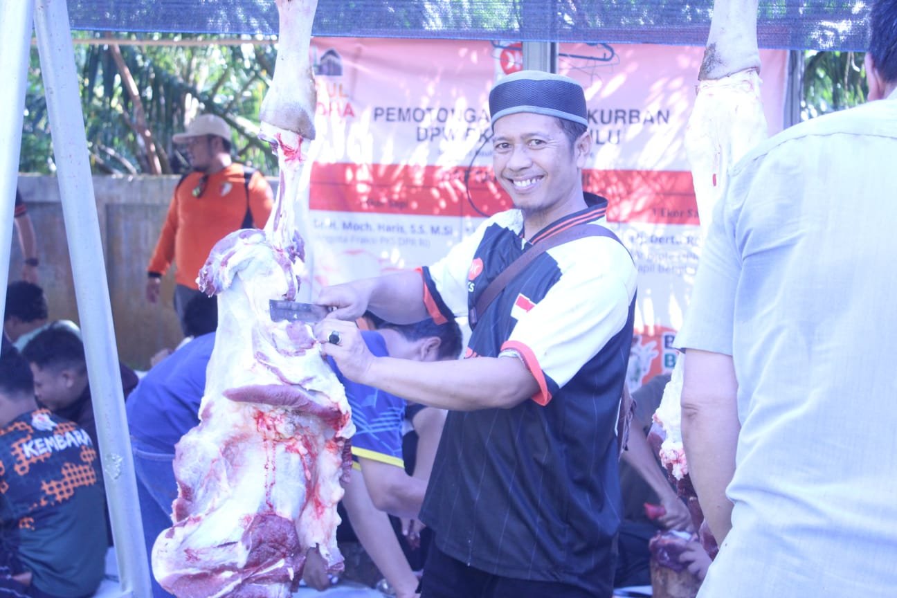 PKS Bengkulu Sembelih 30 Ekor Sapi Kurban, Perkuat Kepedulian kepada Masyarakat