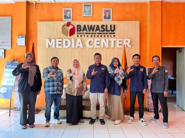 Mafindo dan Bawaslu Bengkulu Perkuat Kolaborasi Tangkal Hoaks di Ruang Digital Mafindo dan Bawaslu Bengkulu Perkuat Kolaborasi Tangkal Hoaks di Ruang Digital