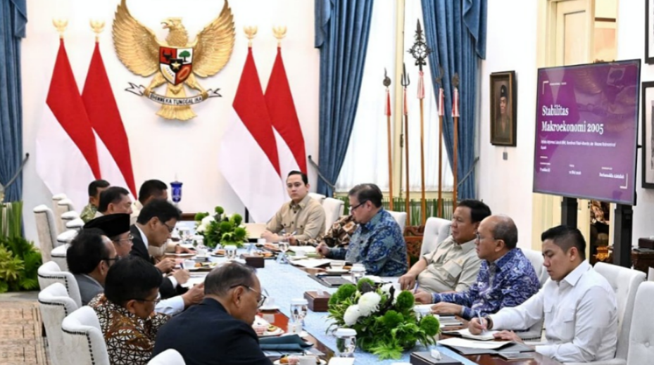 Prabowo Bahas Antisipasi Krisis Ekonomi Bersama Eks Menteri dan Eks Gubernur BI Prabowo Bahas Antisipasi Krisis Ekonomi Bersama Eks Menteri dan Eks Gubernur BI