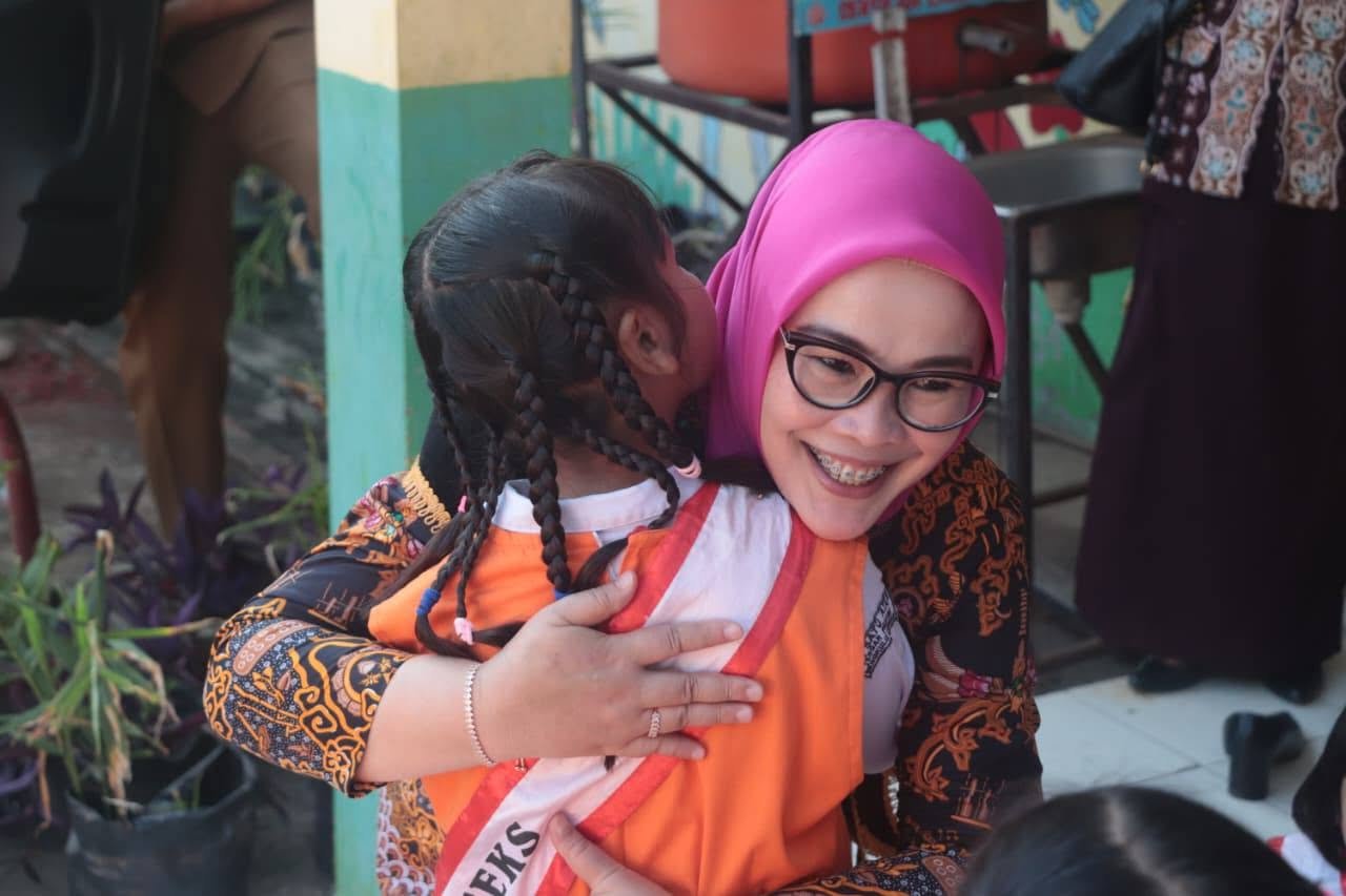 Bunda Widiawati Ajak Perkuat Sinergi Pendidikan Anak Menuju Generasi Emas 2045 Bunda Widiawati Ajak Perkuat Sinergi Pendidikan Anak Menuju Generasi Emas 2045