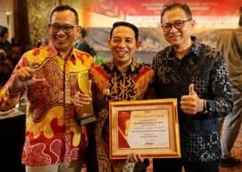 Dedy Wahyudi Raih Disway Top Regional Leader Awards 2026 Berkat Ketahanan Pangan Dedy Wahyudi Raih Disway Top Regional Leader Awards 2026 Berkat Ketahanan Pangan