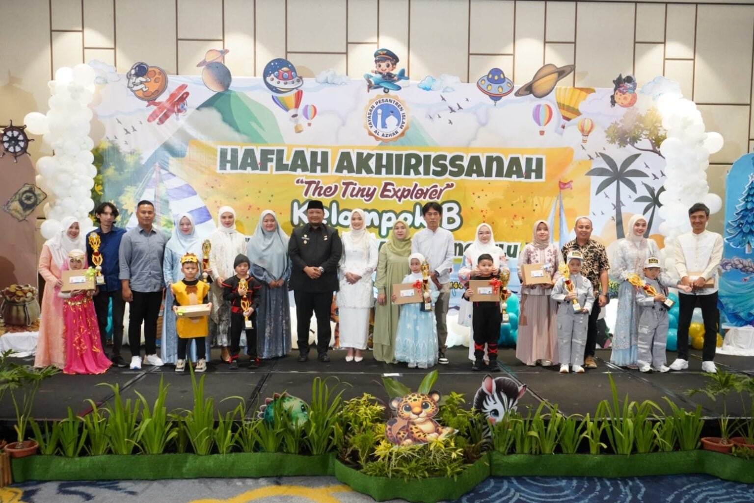 Ronny Hadiri Pelepasan Siswa TK Al Azhar 50, Apresiasi Peran Guru dan Orang Tua Ronny Hadiri Pelepasan Siswa TK Al Azhar 50, Apresiasi Peran Guru dan Orang Tua