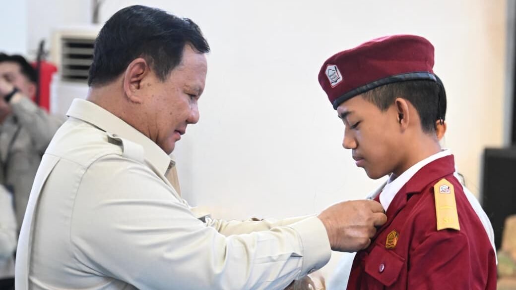 Prabowo ke Siswa Korban Bullying: Semakin Dihina, Semakin Teguh dan Berani Prabowo ke Siswa Korban Bullying: Semakin Dihina, Semakin Teguh dan Berani