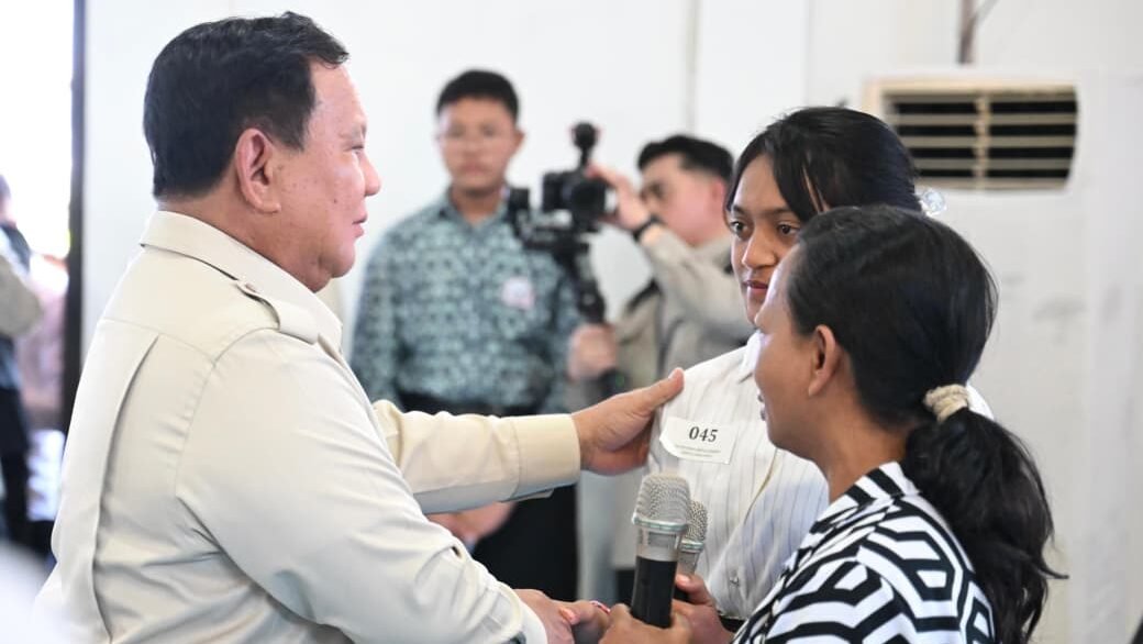 Prabowo Dengar Langsung Kisah Siswa Sekolah Rakyat, Harapan Baru Anak Keluarga Prasejahtera Prabowo Dengar Langsung Kisah Siswa Sekolah Rakyat, Harapan Baru Anak Keluarga Prasejahtera