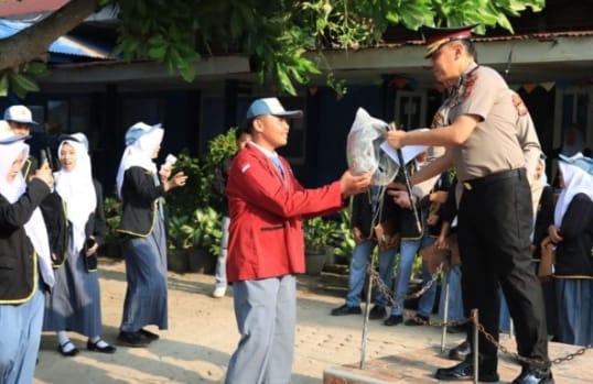 Kapolres Kaur Ajak Pelajar Jauhi Narkoba dan Bullying Lewat Program Police Go To School