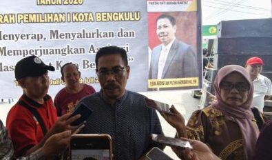 Reses di Muara Bangkahulu, Usin Sembiring Serap Keluhan Warga Soal BPJS Kesehatan