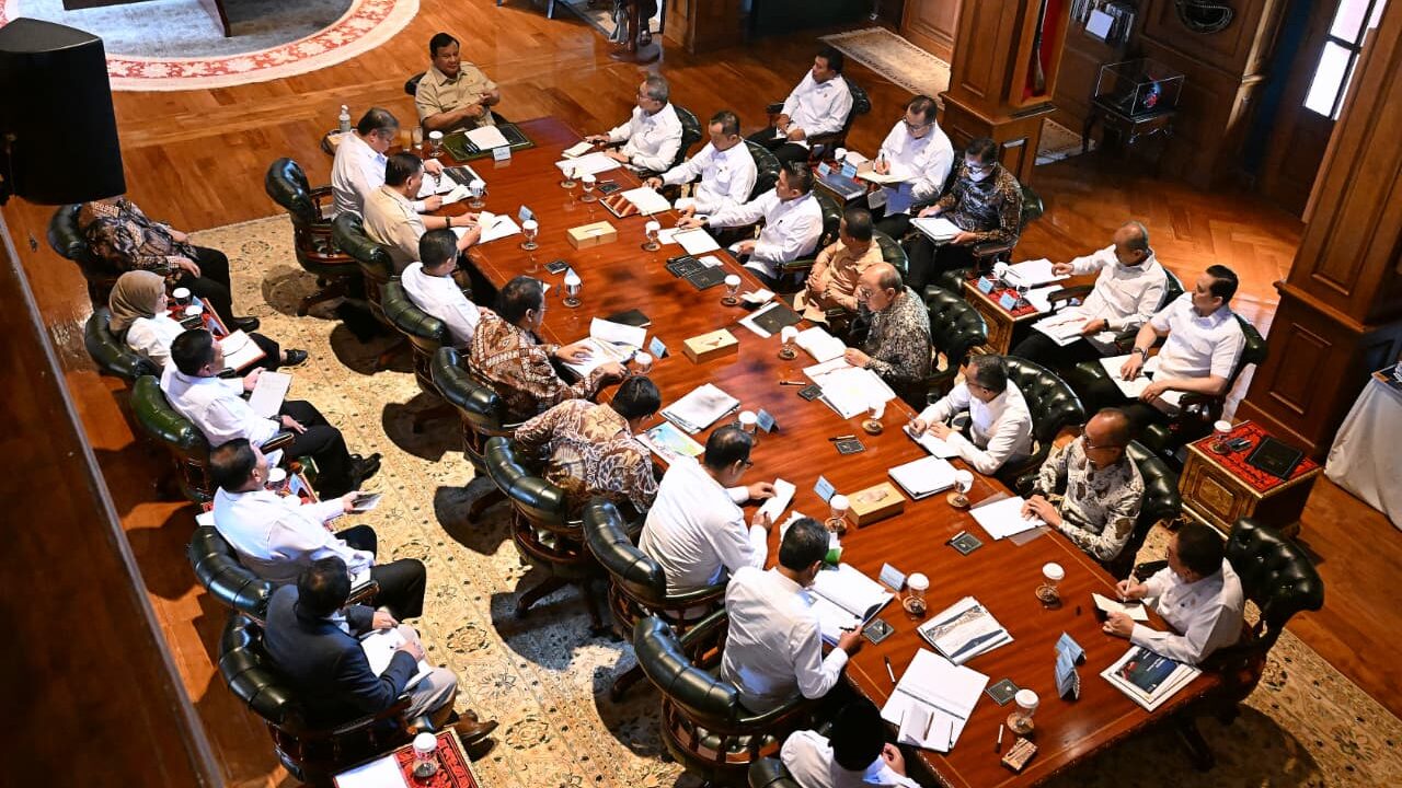Prabowo Tetapkan Harga BBM Rp15.000 per Liter untuk Nelayan Kapal 30–200 GT