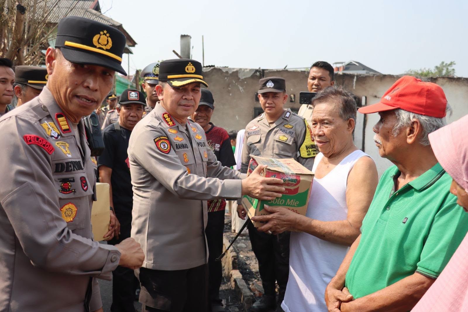 Polresta Bengkulu Salurkan Sembako, Puluhan Keluarga Korban Kebakaran Dibantu